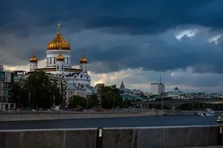 На Москву идут грозы: желтый уровень погодной опасности будет действовать в столице до пятницы