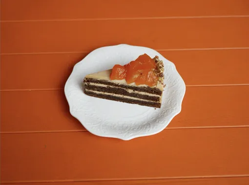 Карамельный торт с хурмой