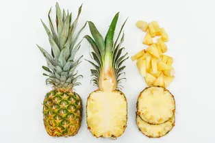 Как правильно почистить и порезать ананас: пошаговая инструкция