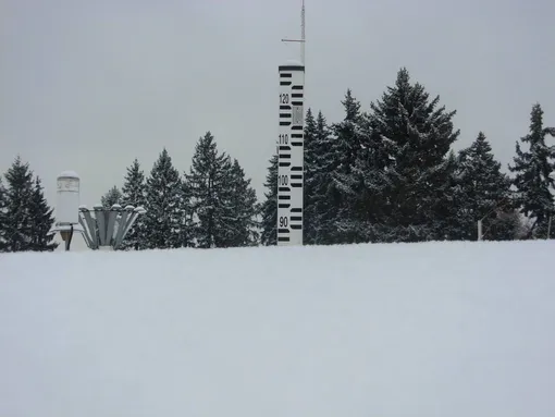 Рекорд высоты снежного покрова в метеообсерватории МГУ