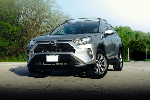 Любимый кроссовер россиян от Toyota вернулся: а что с ценой?
