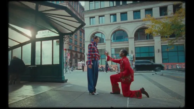 Нажми и смотри