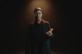 Кумир миллионов: Роналдиньо возвращает в футбол магию и незабываемые эмоции