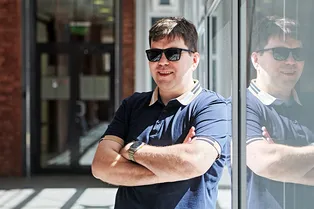 «Лучшая работа в мире»: как работает незрячий тестировщик и как ему помогает ИИ «Лучшая работа в мире»: как работает незрячий тестировщик и как ему помогает ИИ