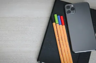 Российских учителей хотят защитить: для этого им могут ограничить общение в родительских чатах