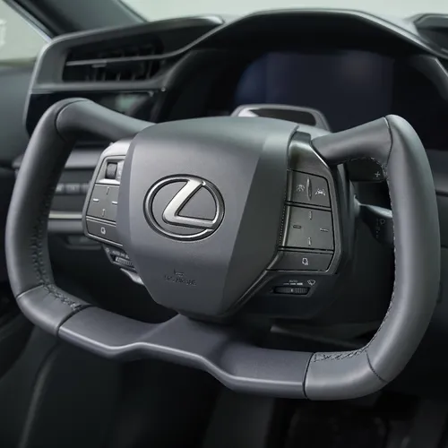 В Китае запрещают рули-штурвалы, а в Америке — старт-стоп. Что вообще происходит?