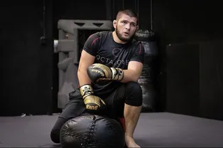 Хабиб показал, как готовился к последнему бою в карьере Хабиб показал, как готовился к последнему бою в карьере