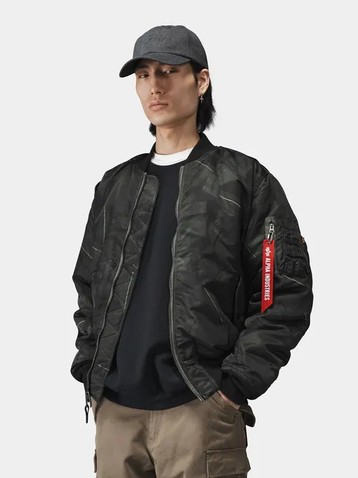 Alpha Industries Верхняя одежда