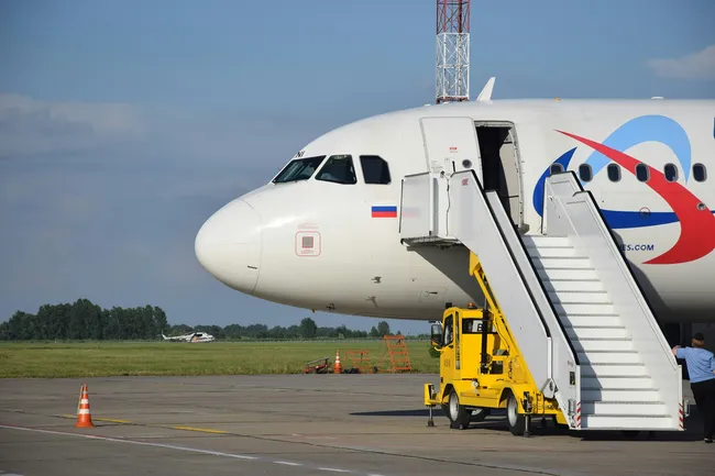 Не отходя от стойки: авиакомпании в России будут автоматически платить пассажирам за овербукинг