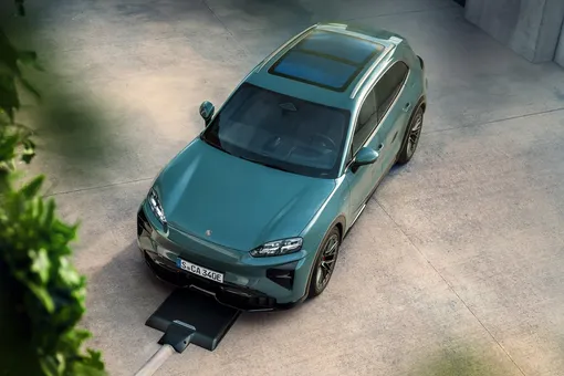 Беспроводная зарядка в автомобиле отныне означает не только коврик для смартфона в салоне, но и зарядку самого автомобиля Беспроводная зарядка в автомобиле отныне означает не только коврик для смартфона в салоне, но и зарядку самого автомобиля