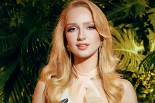 Участница «Мисс Вселенная» вышла на сцену в костюме лосося: такого не ожидал никто