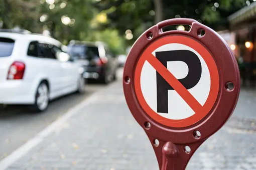 Можно ли останавливать автомобиль на остановке общественного транспорта