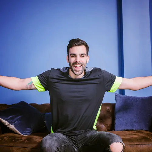 Я попробовал вирусную «иммерсивную» тренировку из TikTok. Как прокачать все тело за пару минут?