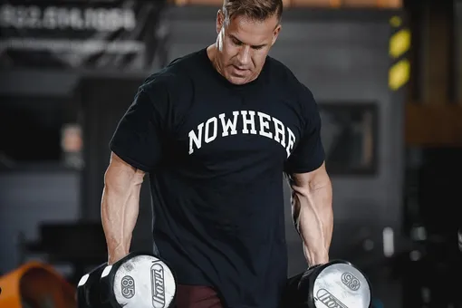 Главное упражнение для создания широкой спины: четырехкратный Мистер Олимпия рассказал, как выполнять его правильно