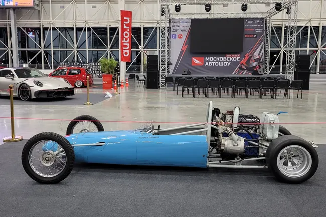 Советский дрэгстер — это не фантазия ИИ, а реальность гонщика и конструктора Эдуарда Лорента