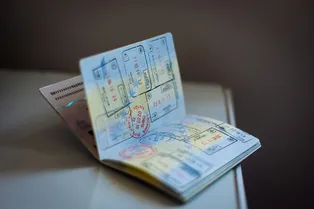 Россияне останутся без виз: ЕС хочет ужесточить выдачу туристических виз для россиян Россияне останутся без виз: ЕС хочет ужесточить выдачу туристических виз для россиян