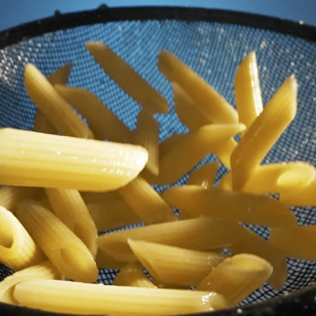 Не шоколад, а машинное масло: раскрываем трюки, которые используют в рекламе еды