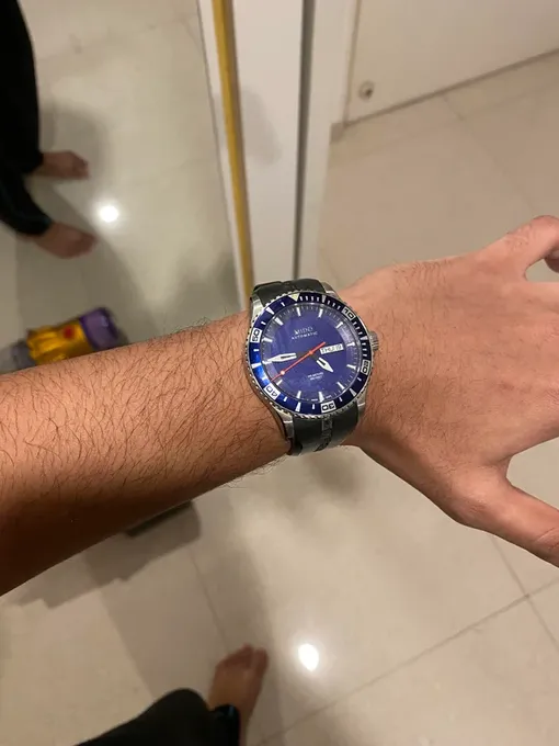 Большие часы плохо смотрятся на тонких руках