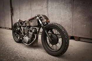 Китаец построил на основе мотоцикла Honda CB125 потрясающий брутальный кастом