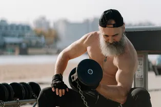 В каком возрасте начинает стареть мужской организм