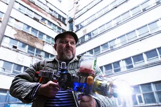 «Волшебный участок 2», «Алиса в стране чудес», «Кибердеревня»: кинодайджест третьей недели октября от Men Today