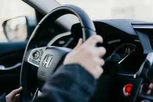 Honda объявила отзывную кампанию в России: в популярных моделях найден опасный дефект Honda объявила отзывную кампанию в России: в популярных моделях найден опасный дефект