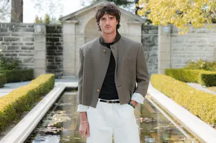 Джейкоб Элорди — самый модный мужчина в Голливуде: вот его лучшие образы на показах «Грозового перевала»