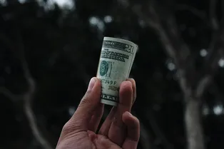 Курс доллара превысит 100 рублей? Что ждем американскую валюту под Новый год