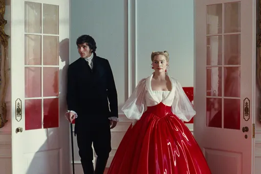 Джейкоб Элорди и Марго Робби в фильме «Грозовой перевал» (2026)