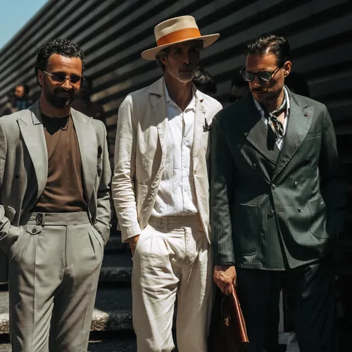Как одеваются самые модные мужчины летом 2026: 30 образов гостей Pitti Uomo