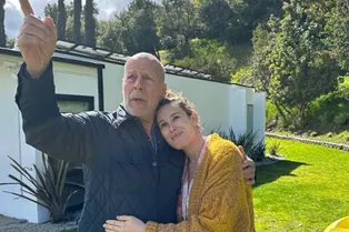 «Не знает, что у него деменция»: друзья неизлечимо больного Брюса Уиллиса раскрыли его состояние «Не знает, что у него деменция»: друзья неизлечимо больного Брюса Уиллиса раскрыли его состояние