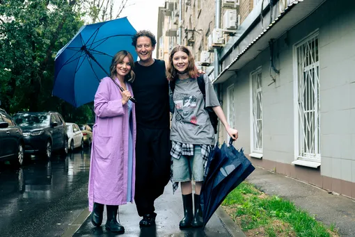 Елена Полянская, Стас Ярушин и Маша Кошина. Фото со съемок «Универ.15 лет спустя» (ТНТ)