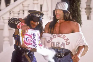 Жизнь «качков-нянек»: школа для умственно отсталых, известность, забвение Жизнь «качков-нянек»: школа для умственно отсталых, известность, забвение