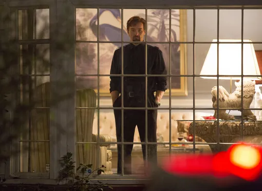 Кадр из фильма «Подарок» (2015)