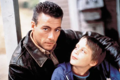 Жан-Клод Ван Дамм и Киран Калкин в фильме «Некуда бежать» (1993)