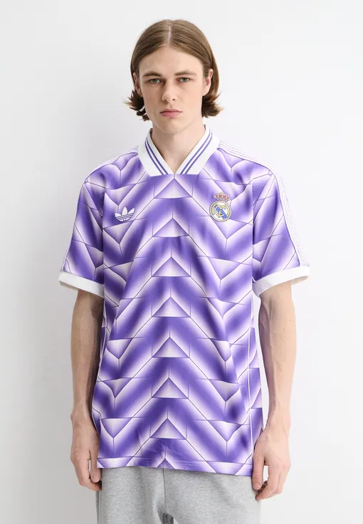 adidas Originals, 20 199 руб.