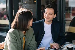 Мужчина заказал 100 порций блюда на первом свидании и вынудил девушку заплатить за них Мужчина заказал 100 порций блюда на первом свидании и вынудил девушку заплатить за них