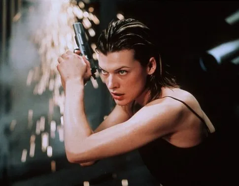 Кадр из фильма «Обитель зла» (2002) Обитель зла