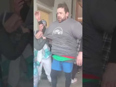 Нажми и смотри