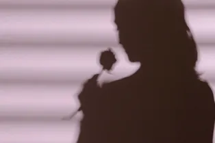 Что девушек привлекает в эскорте и почему они не могут с этим завязать: 3 реальных истории