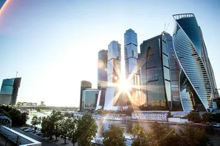 Короткие дожди и геомагнитный шторм: погода и магнитные бури в Москве 5 июня