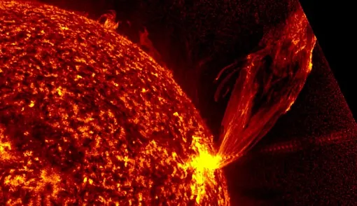 Две вспышки X класса, наблюдавшиеся 24 апреля 2026 года