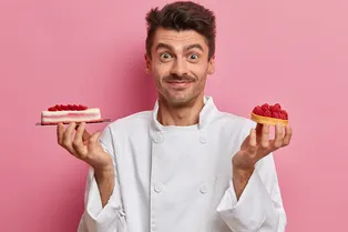 Полный гайд по сахару: каким он бывает, сколько его можно есть и стоит ли совсем отказаться от сладкого Полный гайд по сахару: каким он бывает, сколько его можно есть и стоит ли совсем отказаться от сладкого