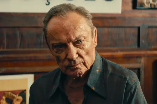 Удо Кир (в одной из своих последних ролей) в фильме «Секретный агент» (2025)