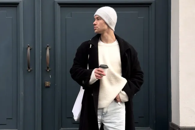 С чем носить белые джинсы весной 2026: 10 образов для теплого апреля