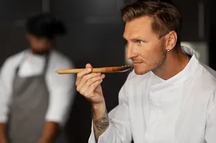 Холодец покорил рестораны Америки: как велнес-блогеры совершили гастрономическую революцию Холодец покорил рестораны Америки: как велнес-блогеры совершили гастрономическую революцию