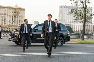 Актеры нового сериала «Телохранители» о боксе, правильном (и не очень) питании и мужских слезах Актеры нового сериала «Телохранители» о боксе, правильном (и не очень) питании и мужских слезах