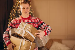 Что подарить мужчине на Новый год: эти советы помогут выбрать то, что запомнится надолго