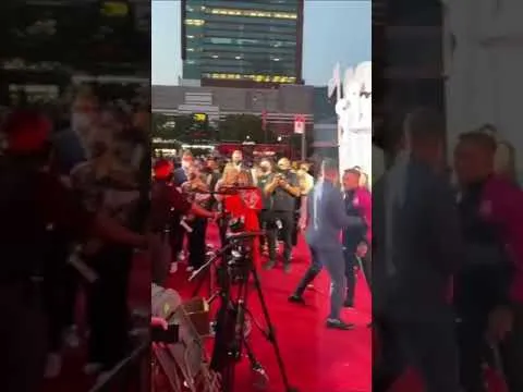 Нажми и смотри