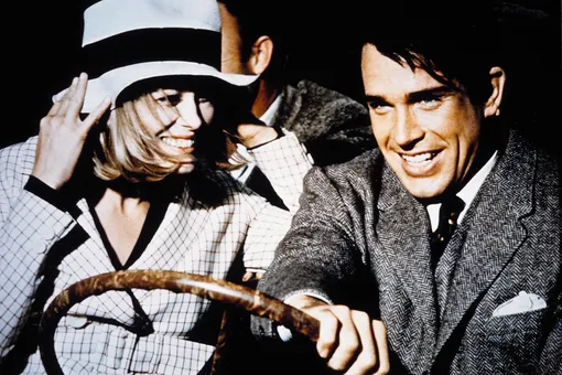 Кадр из фильма «Бонни и Клайд» (1967) Кадр из фильма «Бонни и Клайд» (1967)